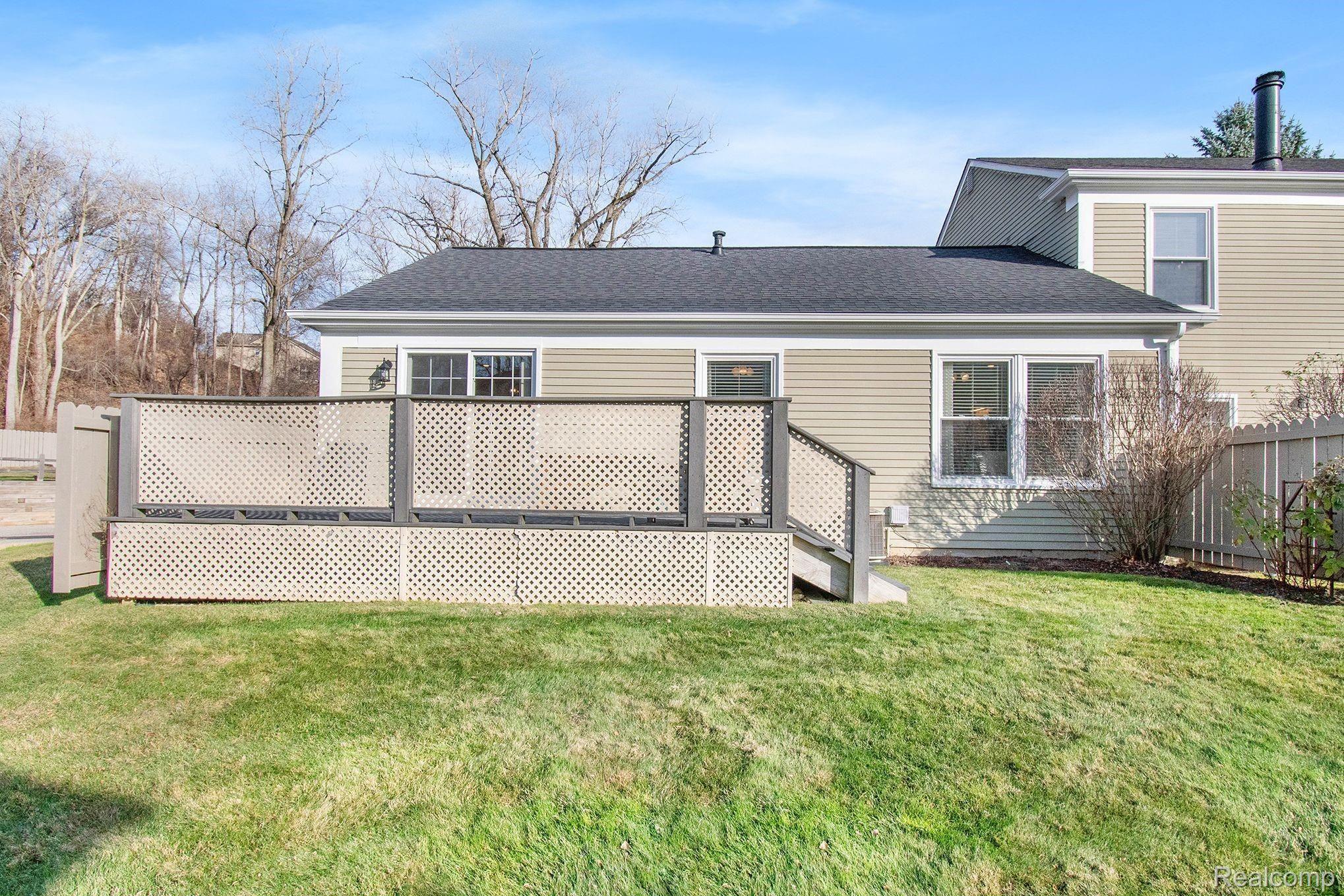1366 Crescent Lane Rochester, MI 48306 - Photo 30 of 30 1366 Crescent- porch4.jpeg