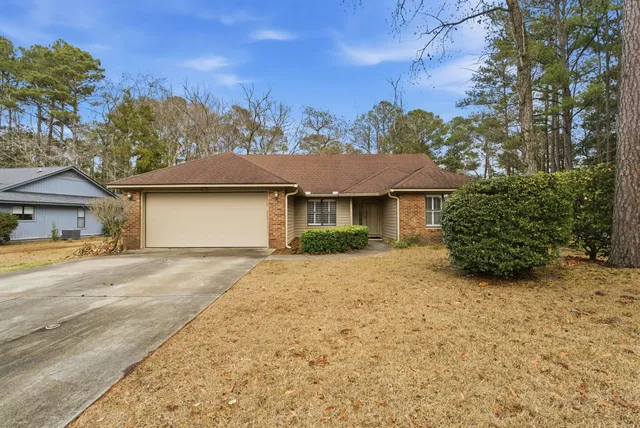 $325,000 | 101 Hickory Drive, Conway, SC 29526
