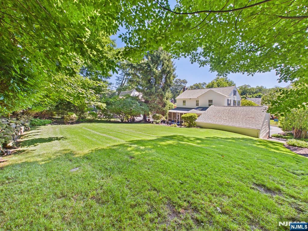 318 Beechwood Road Ridgewood, NJ 07450 - Photo 5 of 6