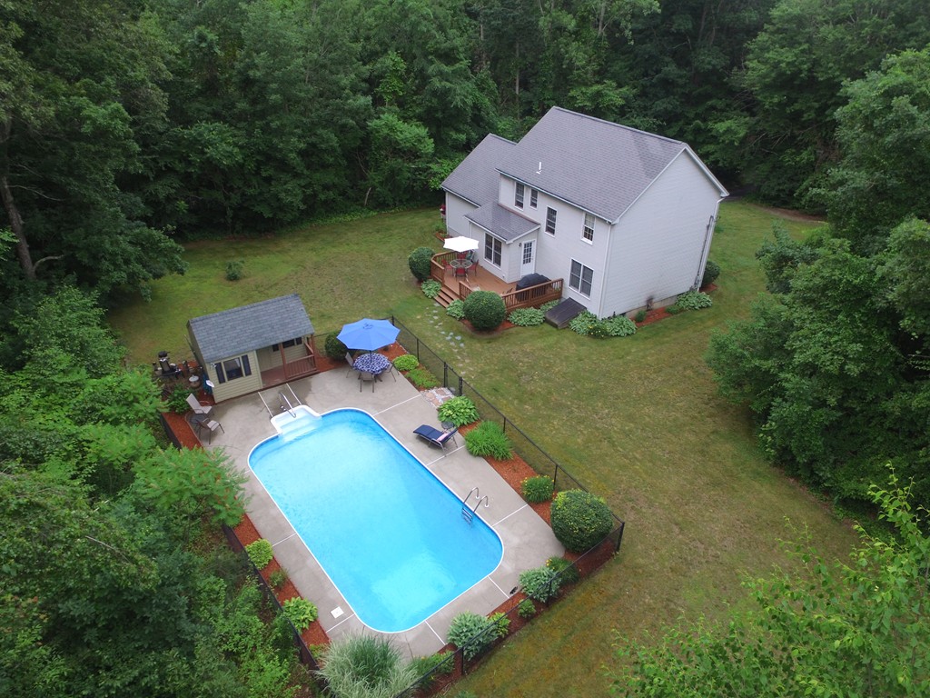 35 Rawson Road Webster, MA 01570 - Photo 1 of 25 Gallery Image 1