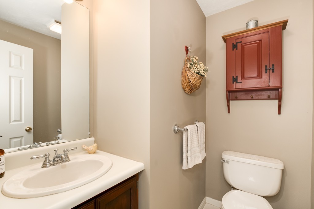 35 Rawson Road Webster, MA 01570 - Photo 11 of 25 Gallery Image 11