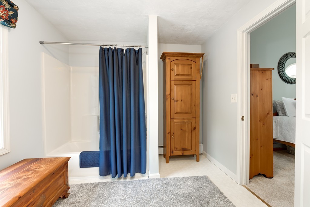 35 Rawson Road Webster, MA 01570 - Photo 17 of 25 Gallery Image 17
