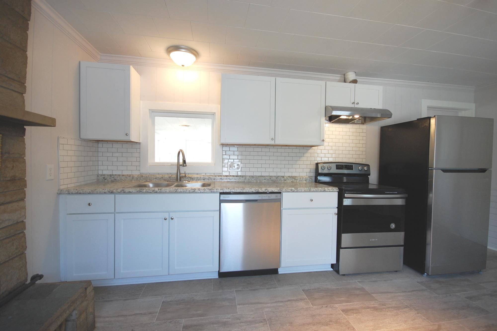 343 West Oak Street Butler, IN 46721 - Photo 12 of 28