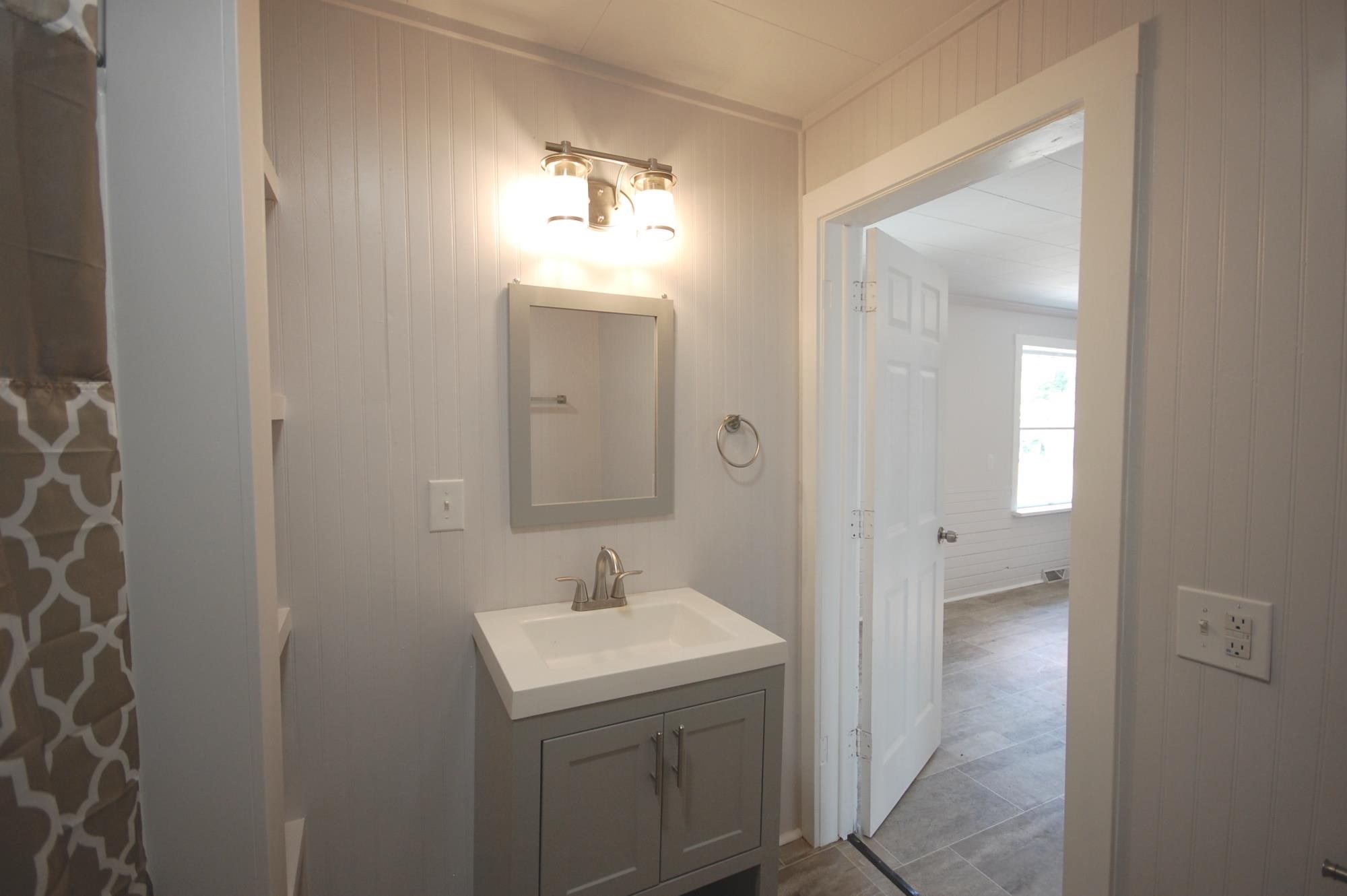 343 West Oak Street Butler, IN 46721 - Photo 15 of 28