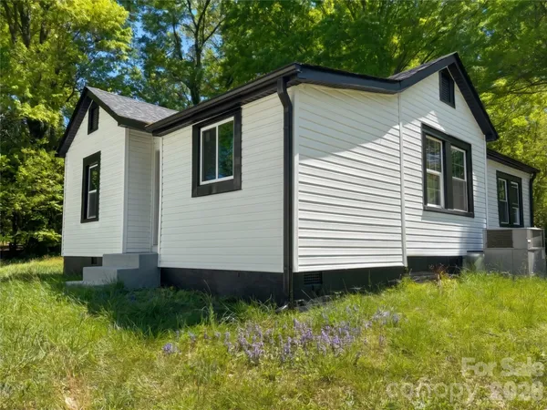 $159,999 | 307 Ervin Drive, Cherryville, NC 28021