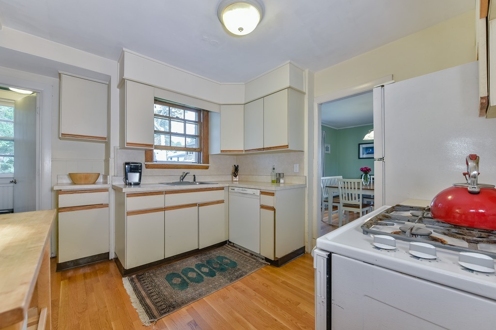 163 Trapelo Road Waltham, MA 02452 - Photo 5 of 22 Gallery Image 5