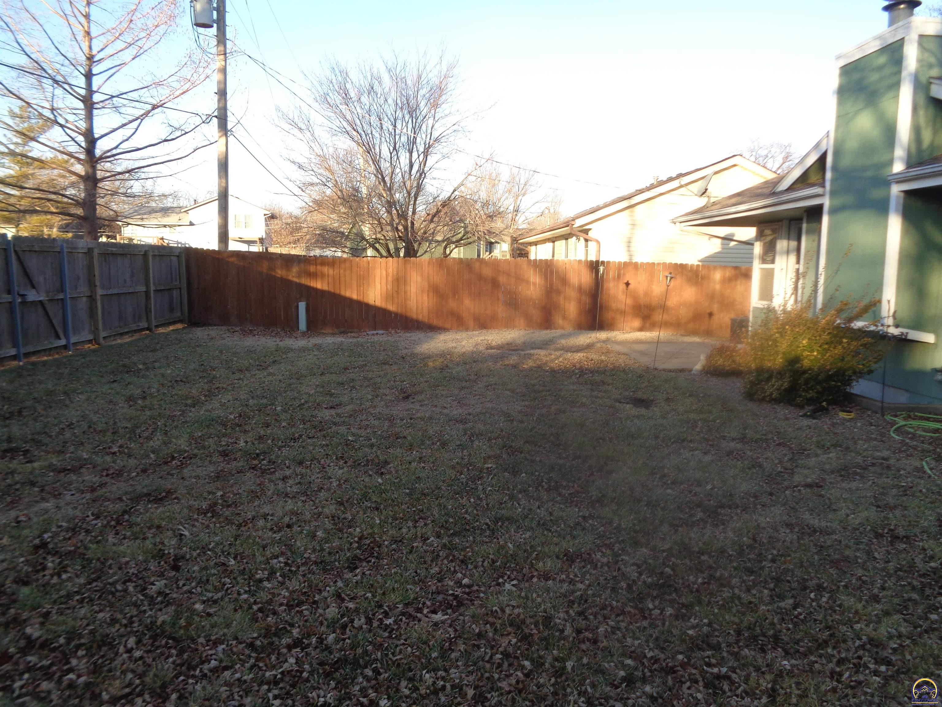 7413 Southwest 25th Street Topeka, KS 66614 - Photo 15 of 17