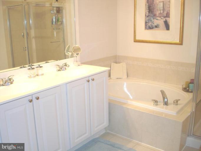 5115 Key View Way, Unit 5115 Perry Hall, MD 21128 - Photo 14 of 16 Master Bath