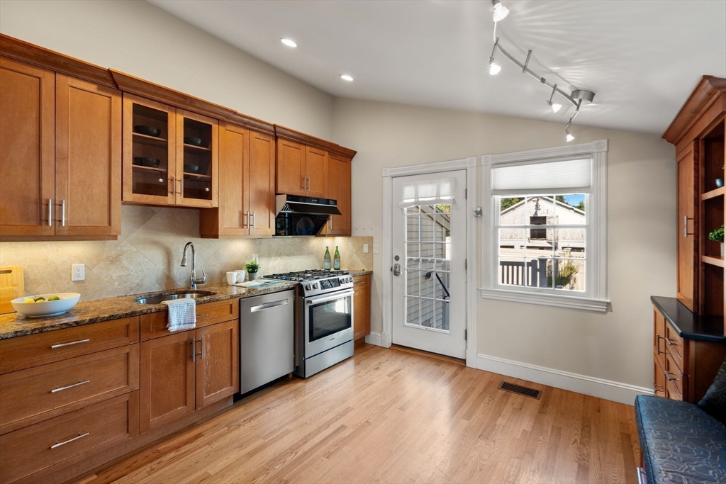 1844 Main Street, Unit 1 Concord, MA 01742 - Photo 14 of 30
