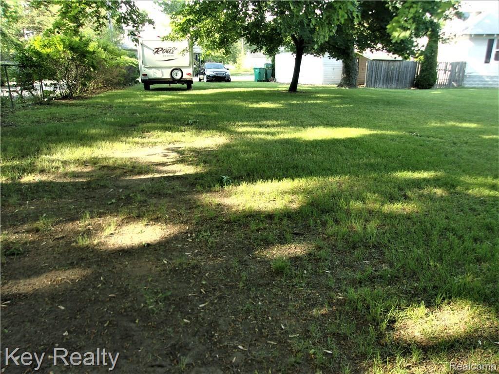 37016 Goddard Road Romulus, MI 48174 - Photo 9 of 23 240_2318 (2).JPG