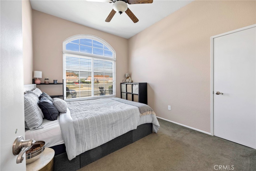 40183 Mimulus Way Temecula, CA 92591 - Photo 21 of 39 Second bedroom with walk-in closet