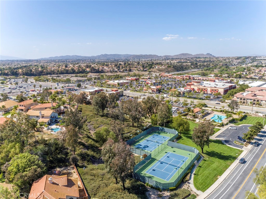 40183 Mimulus Way Temecula, CA 92591 - Photo 36 of 39 Tennis, Pickleball, and Basketball Courts