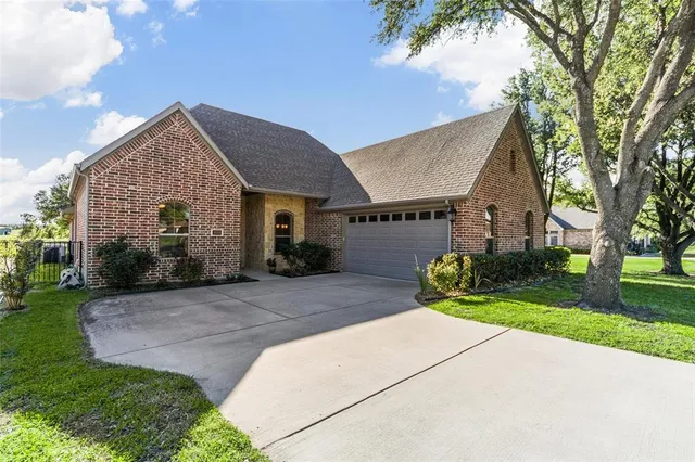 $411,000 | 3014 Preston Club Drive, Sherman, TX 75092