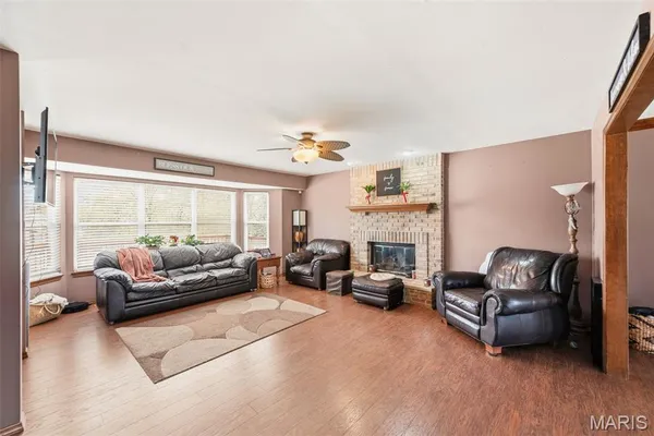 $389,900 | 950 Haversham Drive, St. Charles, MO 63304