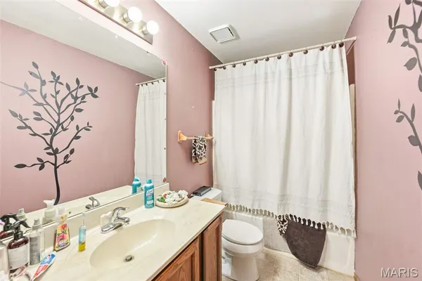 $389,900 | 950 Haversham Drive, St. Charles, MO 63304