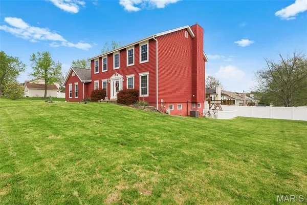 $389,900 | 950 Haversham Drive, St. Charles, MO 63304
