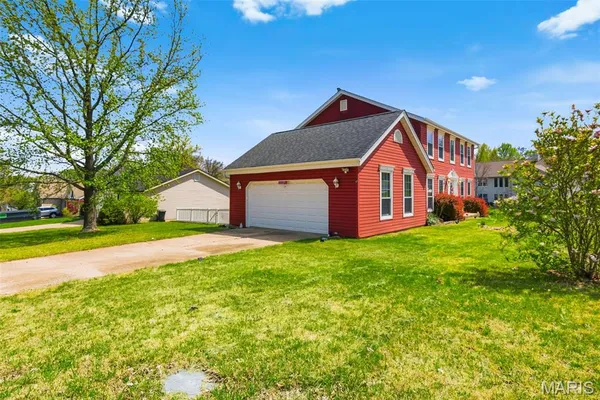 $389,900 | 950 Haversham Drive, St. Charles, MO 63304