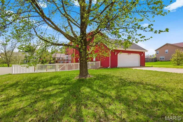 $389,900 | 950 Haversham Drive, St. Charles, MO 63304
