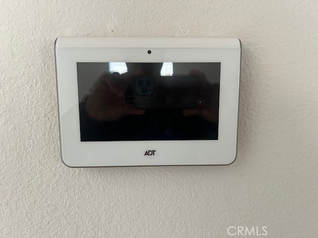 33056 Garner Road Lake Elsinore, CA 92530 - Photo 43 of 50 a close view of a microwave