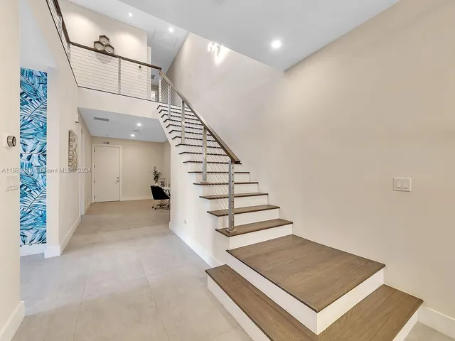 a view of entryway and hall