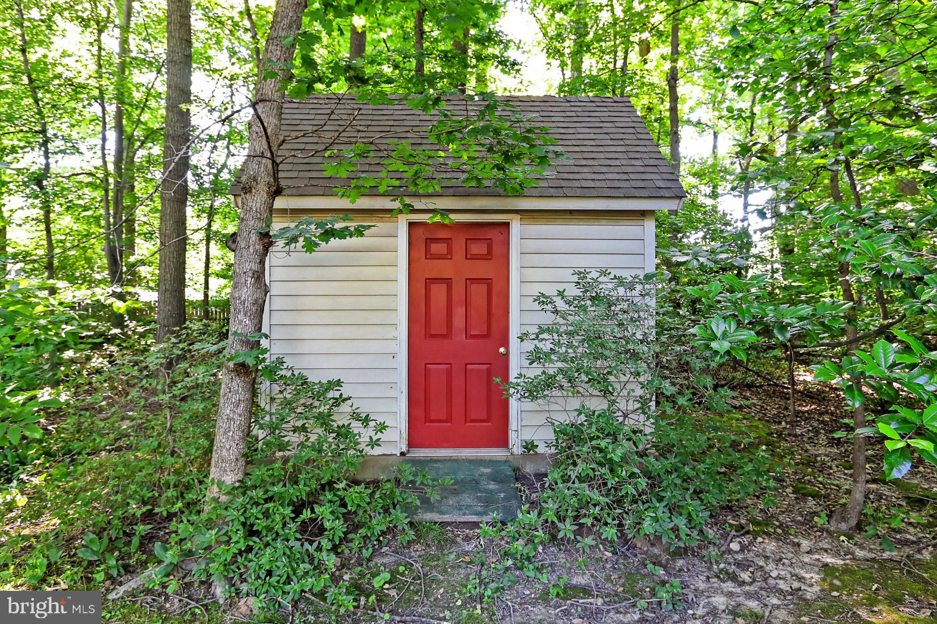 6807 Huntsman Boulevard Springfield, VA 22152 - Photo 46 of 46 Shed/Storage in Backyard
