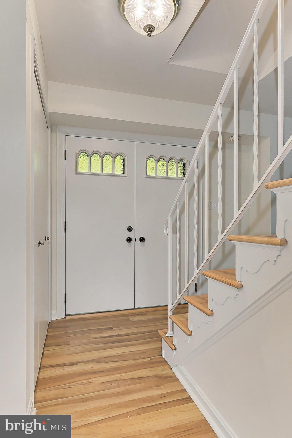 6807 Huntsman Boulevard Springfield, VA 22152 - Photo 6 of 46 Entrance Foyer