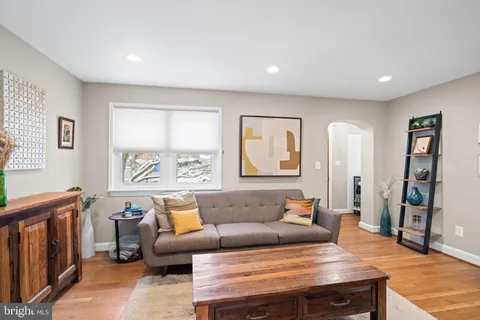 $795,000 | 410 Lincoln Avenue, Takoma Park, MD 20912