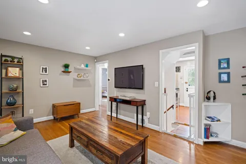 $795,000 | 410 Lincoln Avenue, Takoma Park, MD 20912