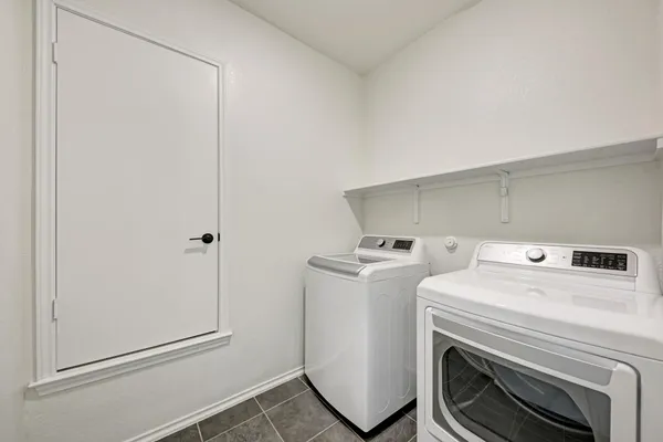 $1,900 | 18600 Golden Eagle Way, Elgin, TX 78621