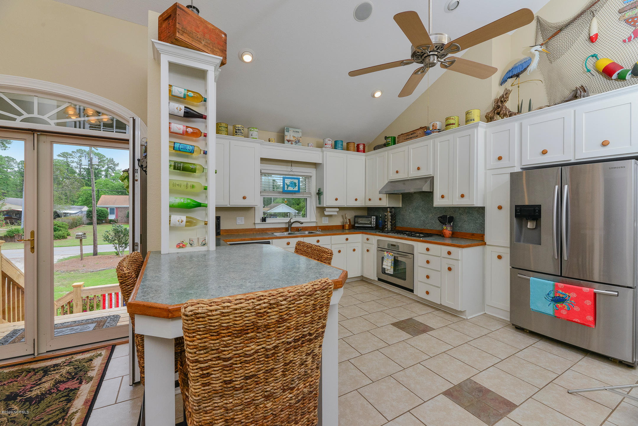 196 Shady Banks Beach Road Washington, NC 27889 - Photo 16 of 60 Entrance w/ Kitchen