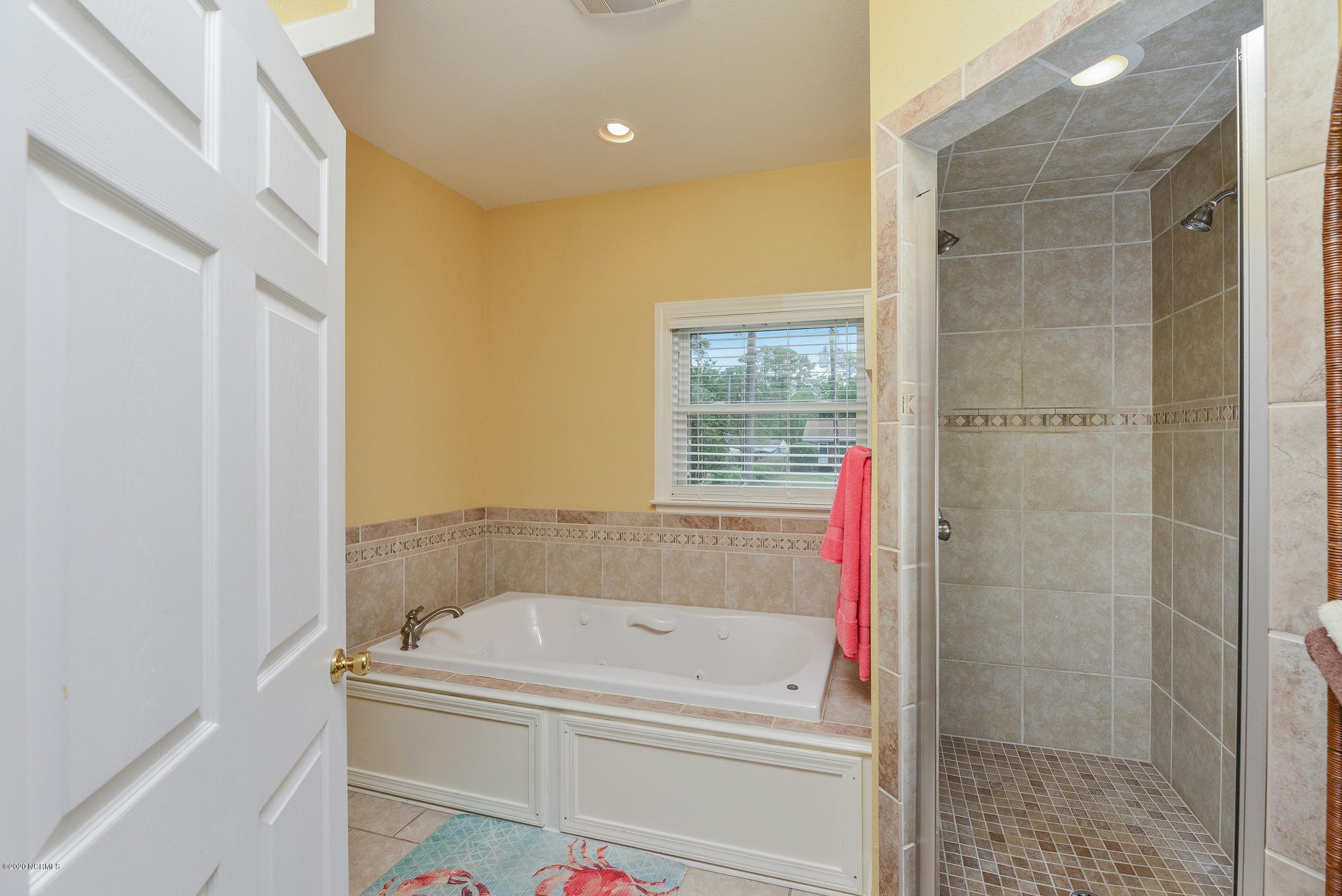 196 Shady Banks Beach Road Washington, NC 27889 - Photo 23 of 60 Soaking Tub with Shower