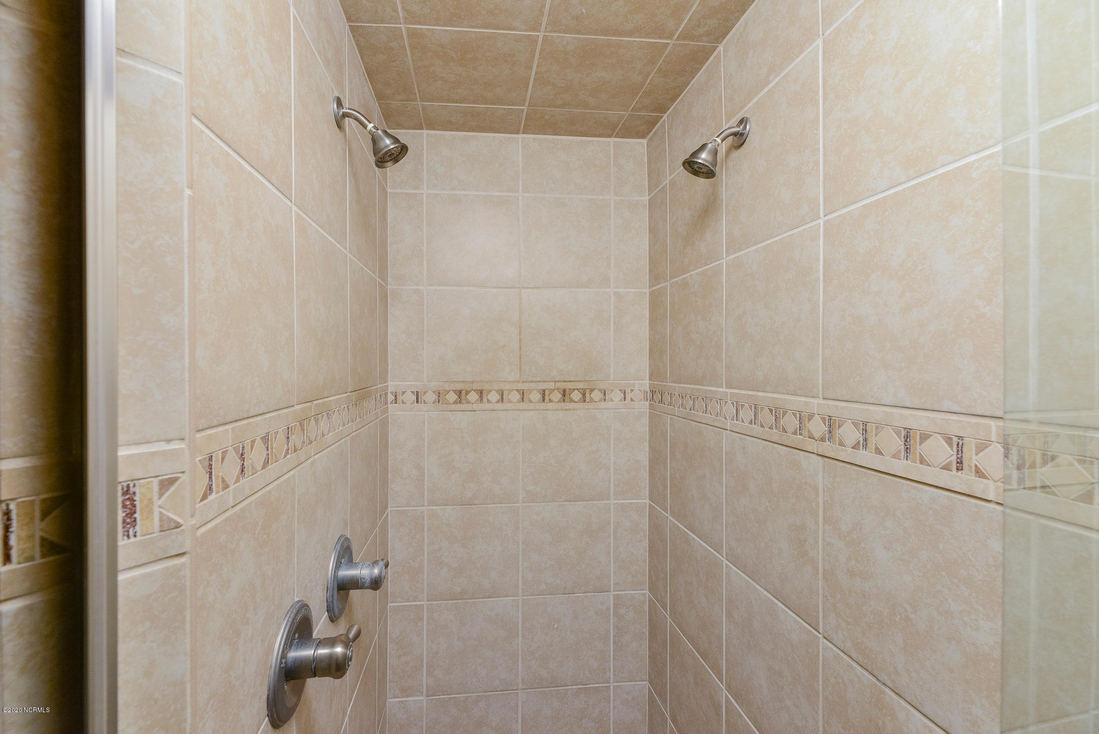 196 Shady Banks Beach Road Washington, NC 27889 - Photo 24 of 60 Double Headed Shower