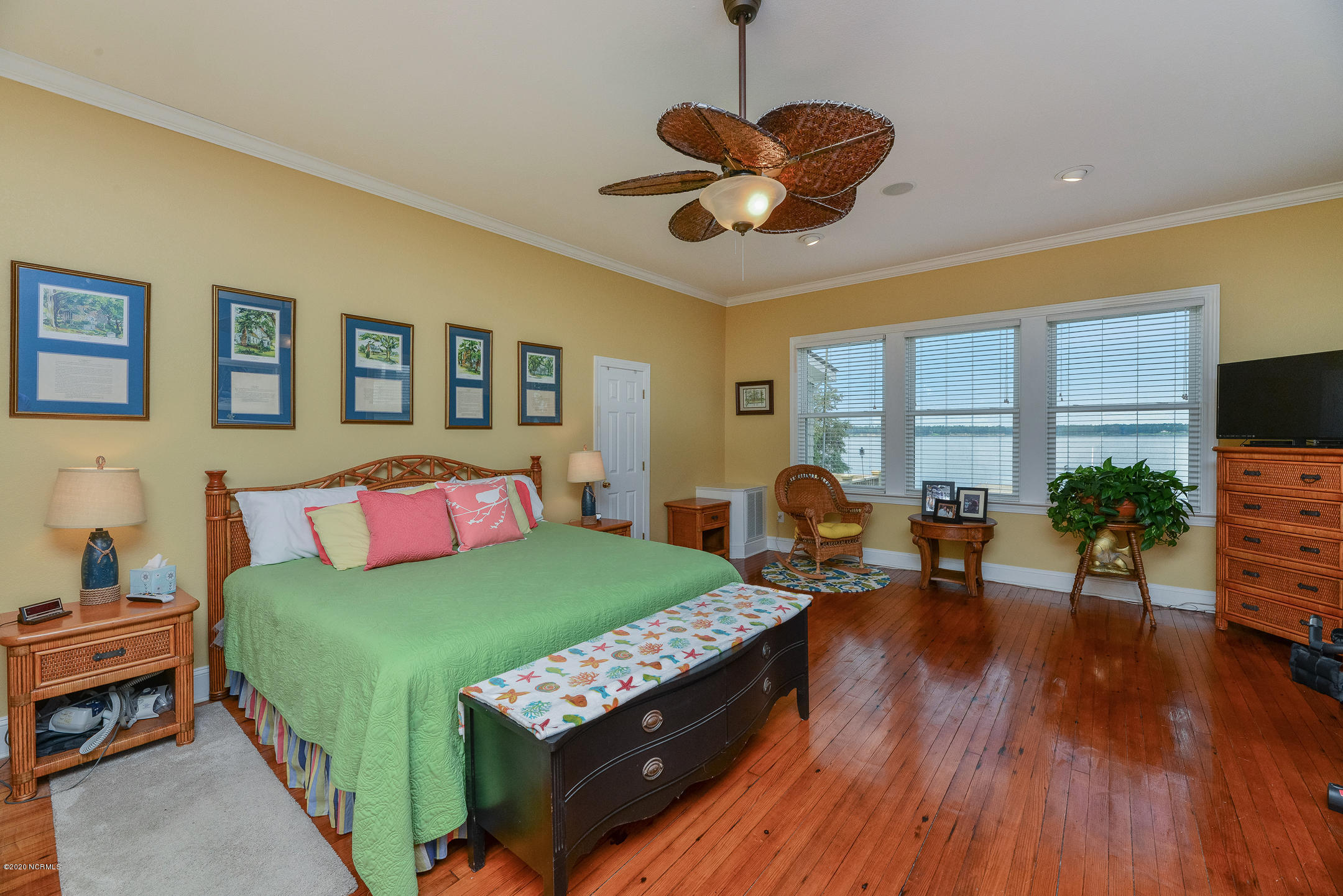 196 Shady Banks Beach Road Washington, NC 27889 - Photo 26 of 60 Extra Large Suite
