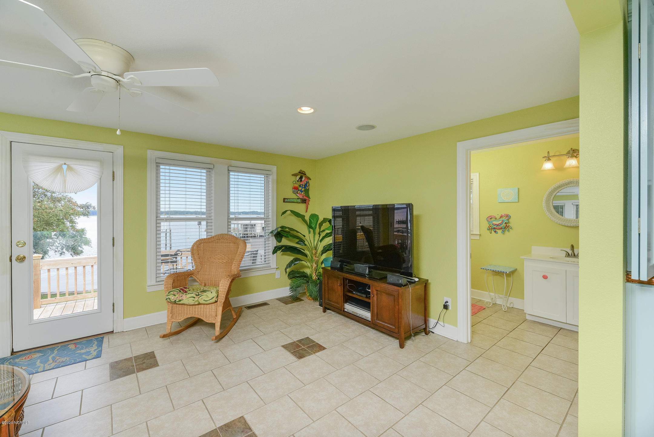 196 Shady Banks Beach Road Washington, NC 27889 - Photo 37 of 60 Family Room with Half Bath
