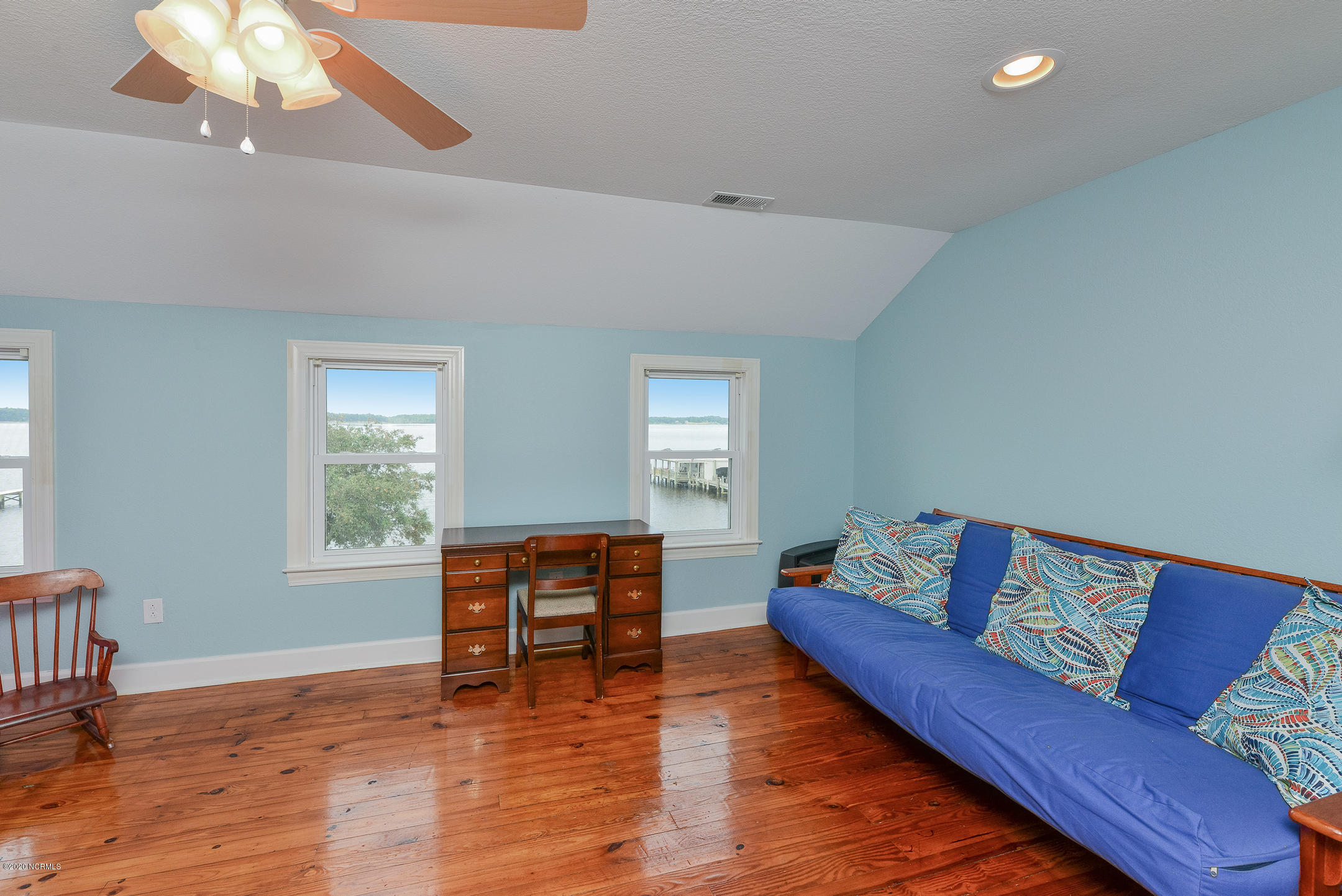 196 Shady Banks Beach Road Washington, NC 27889 - Photo 46 of 60 Comfortable Room at Top of Steps