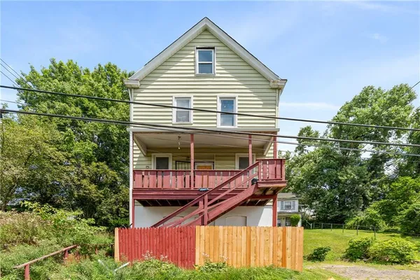 a house view with a outdoor space