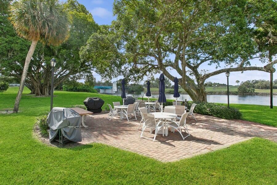 304 Golfview Road, Unit 103E North Palm Beach, FL 33408 - Photo 44 of 47 Community Area