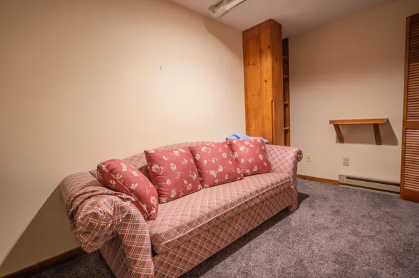 $469,000 | 33 D White Oaks Loop, Unit 38, West Dover, VT 05356