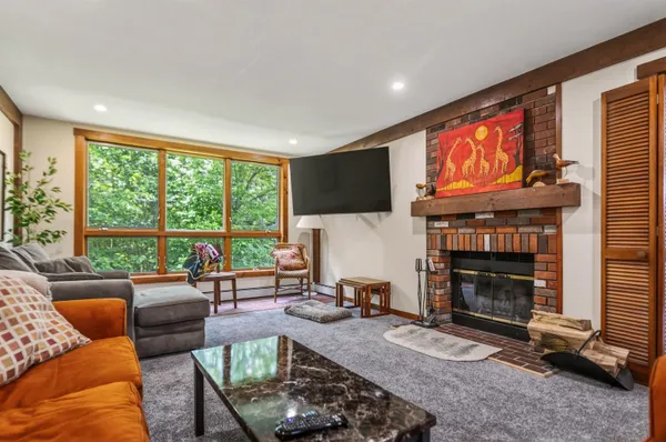 $469,000 | 33 D White Oaks Loop, Unit 38, West Dover, VT 05356