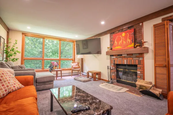 $469,000 | 33 D White Oaks Loop, Unit 38, West Dover, VT 05356