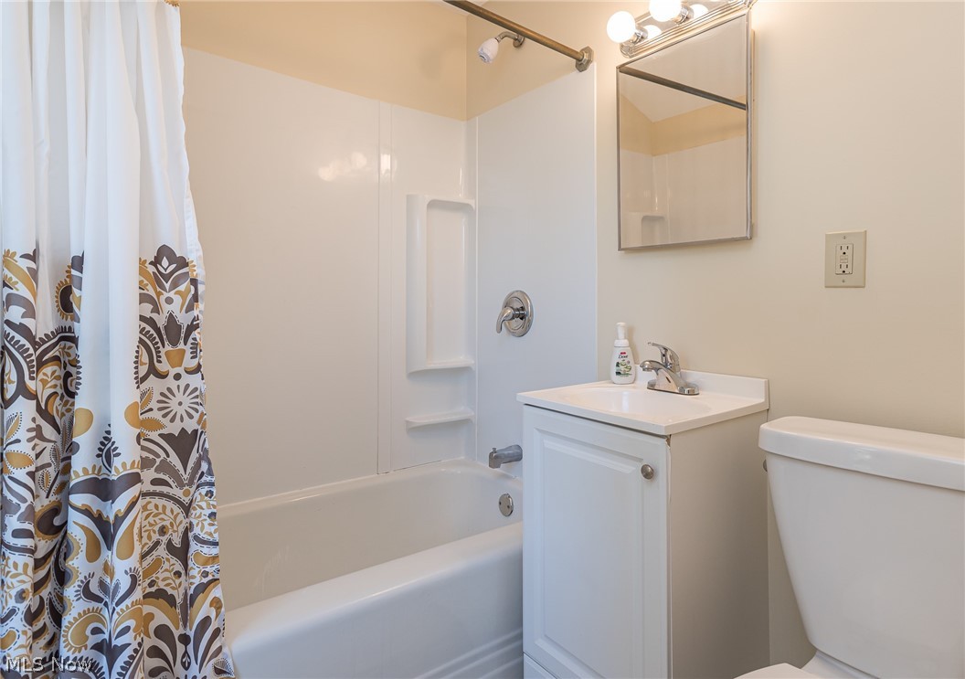 3702 Pennington Road Cleveland, OH 44120 - Photo 15 of 24