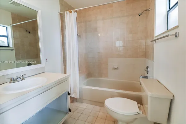 $2,200 | 12955 Southwest 66th Lane, Unit 2122, Miami, FL 33183