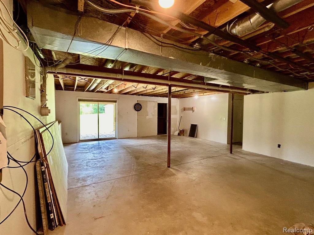 5013 Vines Road Howell, MI 48843 - Photo 27 of 45