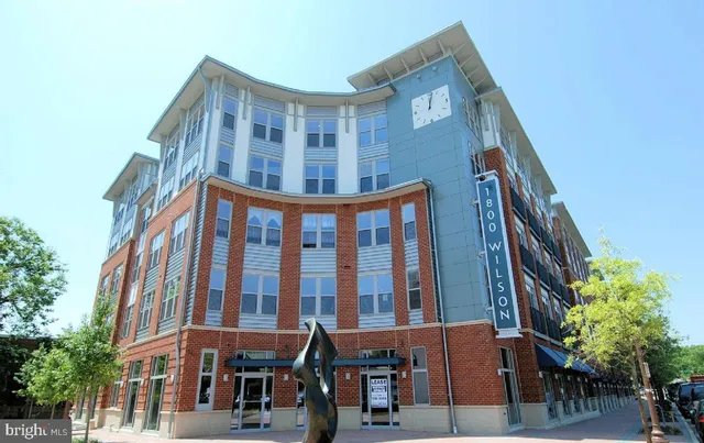 $2,350 | 1800 Wilson Boulevard, Unit 101, Arlington, VA 22201