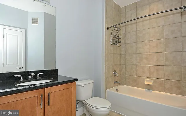 $2,350 | 1800 Wilson Boulevard, Unit 101, Arlington, VA 22201