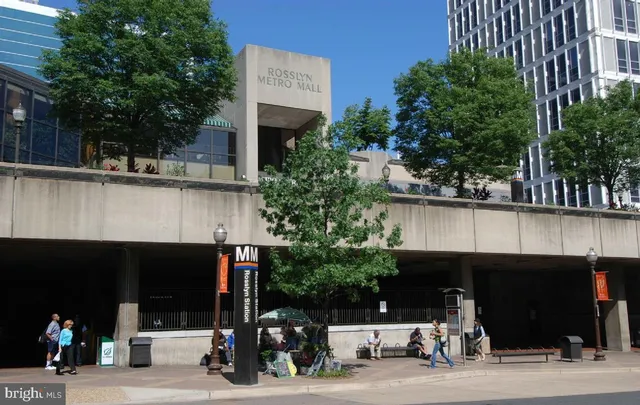 $2,350 | 1800 Wilson Boulevard, Unit 101, Arlington, VA 22201