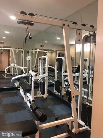 $2,350 | 1800 Wilson Boulevard, Unit 101, Arlington, VA 22201