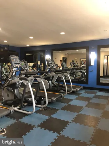 $2,350 | 1800 Wilson Boulevard, Unit 101, Arlington, VA 22201