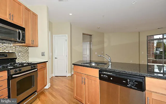 $2,350 | 1800 Wilson Boulevard, Unit 101, Arlington, VA 22201