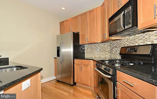 $2,350 | 1800 Wilson Boulevard, Unit 101, Arlington, VA 22201